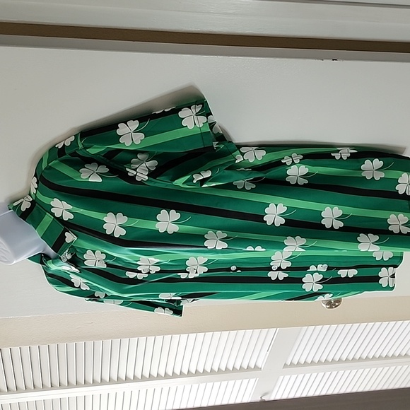 Men's Green Stripes Shamrock Funny Hawaiian Shirt, Size XXL - Picture 2 of 5